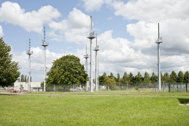 Vue des antennes radars prise de l'ouest.
