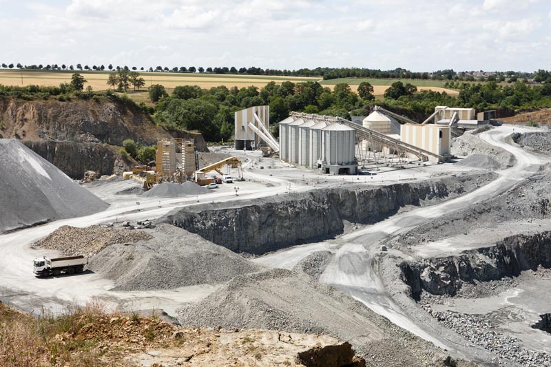 Vue d'ensemble des installations de concassage, prise du sud-est.