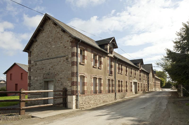 Fromagerie industrielle de la Petite Abbaye. Hâloirs, vue de l'ouest. ; Hâloirs, vue de l'ouest.