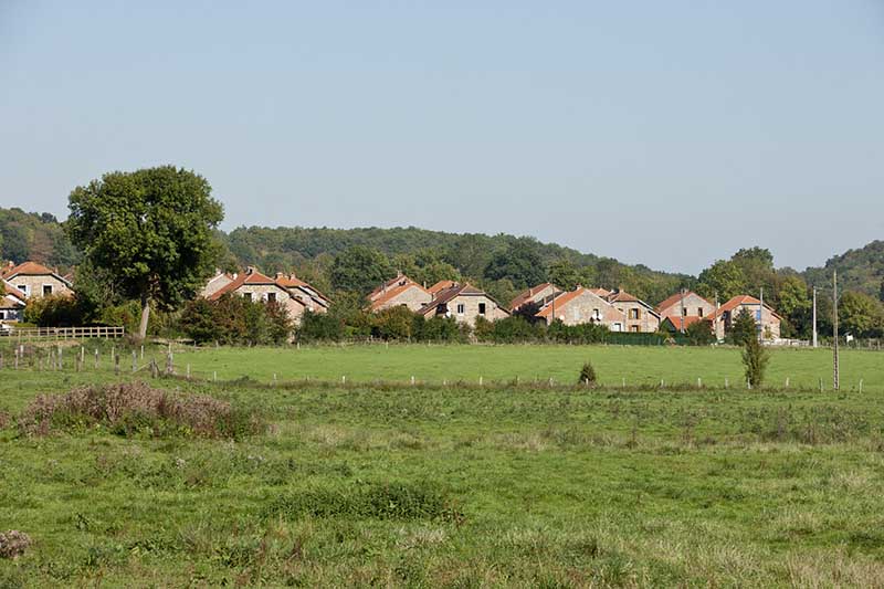 Vue d'ensemble de la cité ouvrière du Livet, vue du sud.