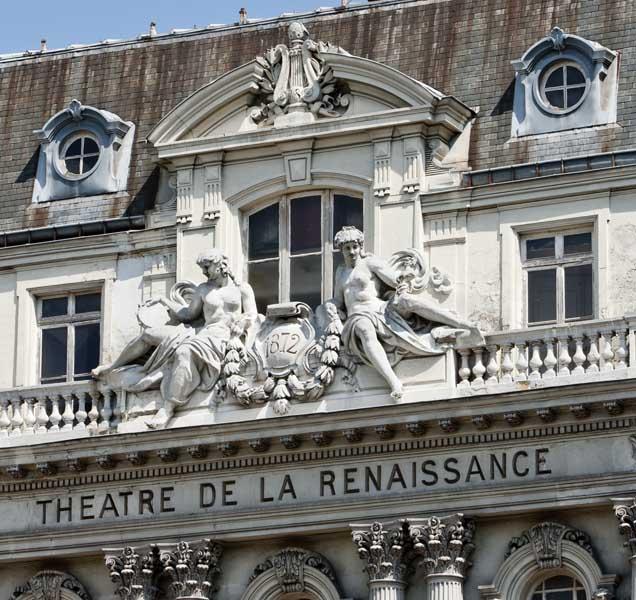 Vue extérieure, détail de l'inscription : théâtre de la Renaissance.