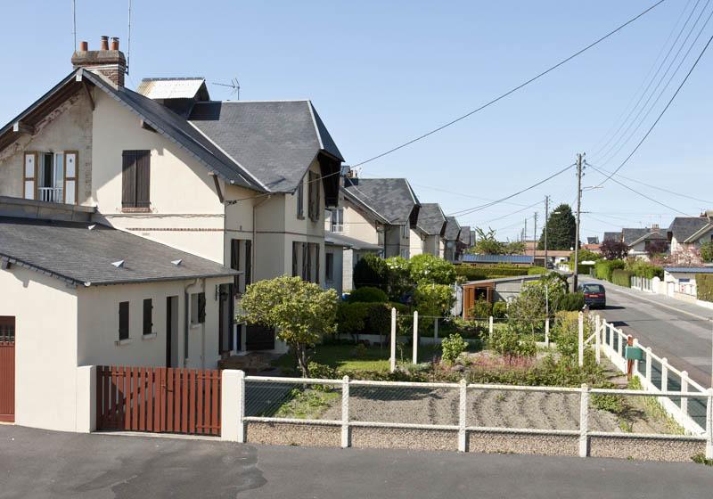 Cité ouvrière (2). Angle des rues Jean Goueslard et des Escalettes. Vue prise du sud.