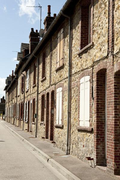 Cité ouvrière. Elévations sur la rue Chasles. Détail. Vue prise du nord-est.