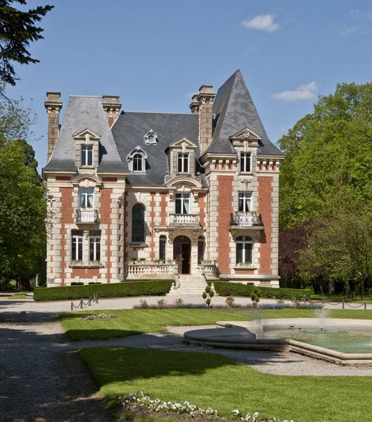 Logement patronal (2) dit manoir de l'Isle. Vue prise du sud.