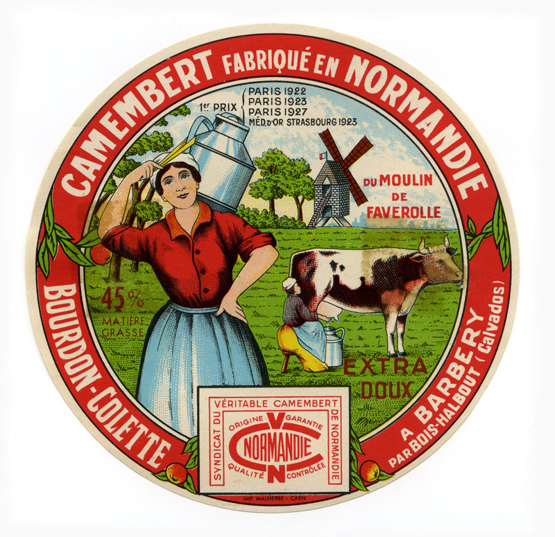 Etiquette de fromage "Camembert fabriqué en Normandie, Bourdon-Colette, à Barbery par Bois-Halbout (Calvados), du Moulin de Faverolle, extra-doux, 45% matière grasse".- Etiquette de fromage, Imp. Malherbe, Caen. (Musée de Normandie, Caen).