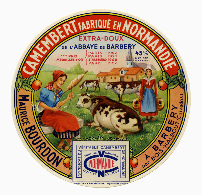 Etiquette de fromage "Camembert fabriqué en Normandie, Maurice Bourdon, à Barbery par Bois-Haboult (Calvados), Extra-doux de l'Abbaye de Barbery, 45% matière grasse".- Etiquette de fromage, Imp. Malherbe, Caen. (Musée de Normandie, Caen).
