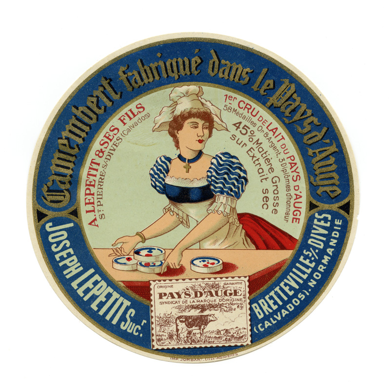 Camembert fabriqué dans le Pays d'Auge - Joseph Lepetit Sucr - Bretteville-sur-Dives (Calvados) Normandie".- Etiquette de fromage (Musée de Normandie, Caen).