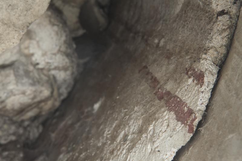 Vue extérieure : mur gouttereau nord (sous la baie n° 7), enduit peint.