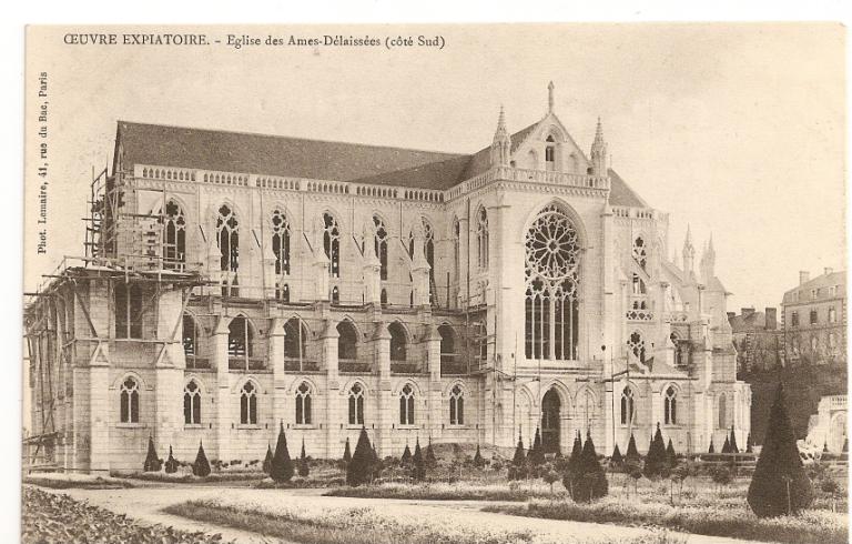 Oeuvre expiatoire.- Eglsie des Ames-Délaissées (côté sud).- Carte postale, phot. Lemaire, 41 rue du Bac, Paris, début 20e siècle.