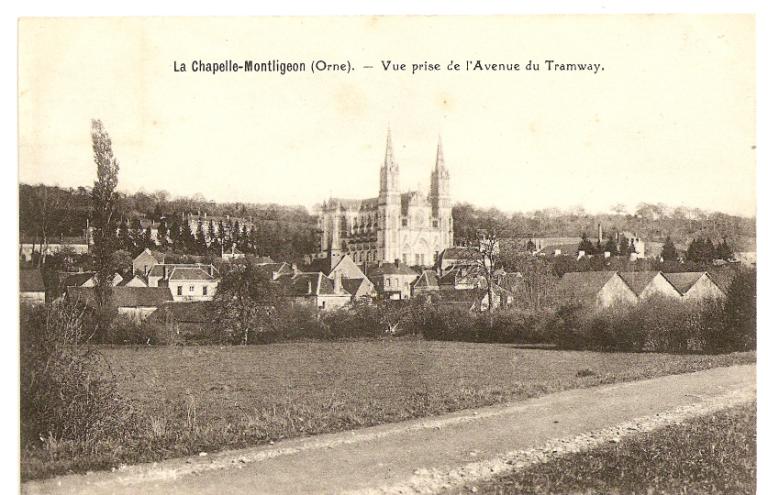 La Chapelle-Montligeon (Orne). Vue prise de l'Avenue du Tramwy [depuis le nord-ouest].- Carte postale, 1er quart 20e siècle.