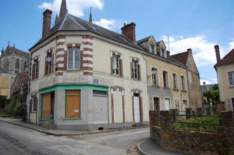 Impasse de la Mairie, maisons et maisons à boutique.