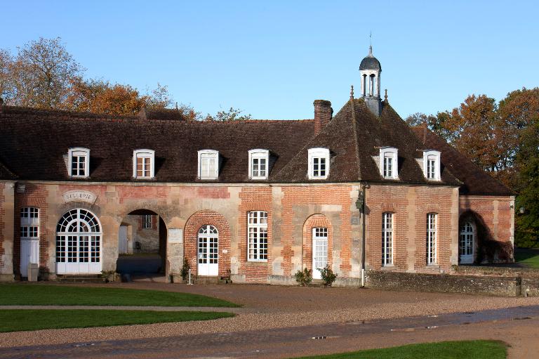 Pavillon d'entrée à l'extrémité nord des écuries des grands étalons, passage vers la cour d'Aure et sellerie. ; Pavillon à l'extrémité nord des écuries des grands étalons.