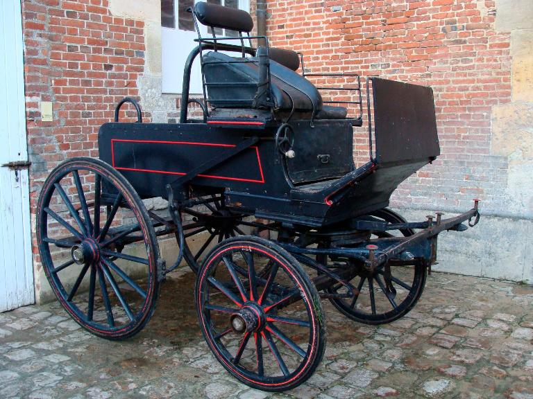 Voiture hippomobile, dog-cart à quatre roues Belvalette