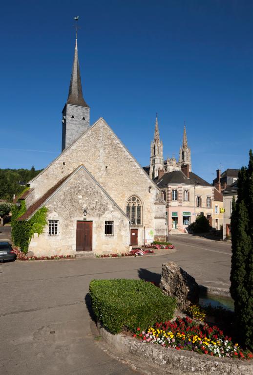 Place de l'Église, vue d'ensemble depuis le nord-ouest.