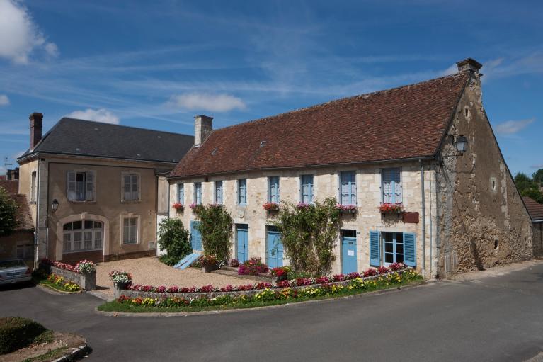 Presbytère. ; Vue d'ensemble depuis le sud-est.
