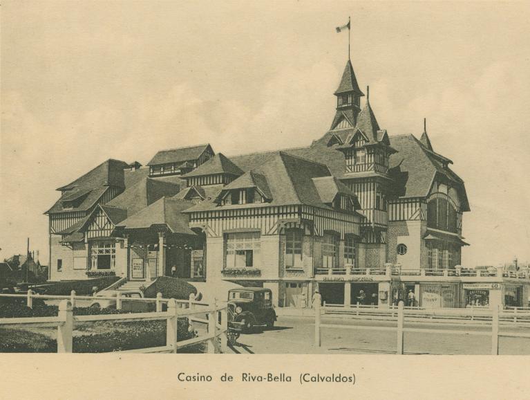 'Casino de Riva-Bella (Calvados).- Photographie ancienne, tirée du catalogue de l''architecte Marcel Aumasson, Caen, Paris : L''architecture de Notre Temps, [vers 1925]. (Collection particulière).'