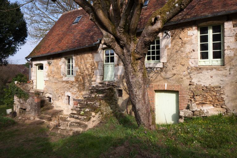 Maison et ferme (alignée).