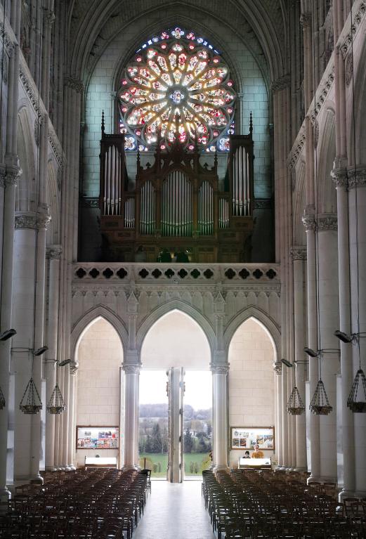 Tribune, orgue et rosace, vue d'ensemble depuis l'est.