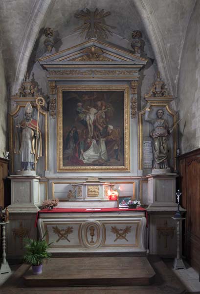 Vue d'ensemble du maître-autel.