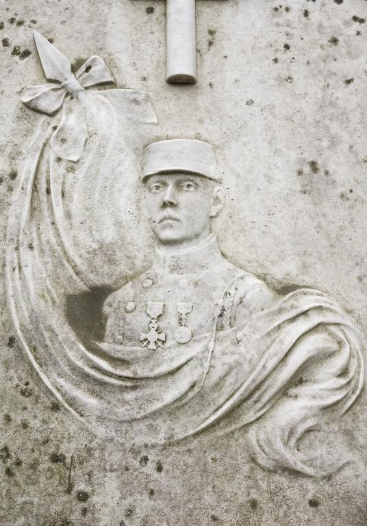 Tombeau (dalle funéraire) de Lucien Lapersonne