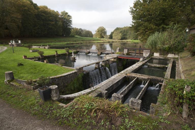 Bassin de retenue.
