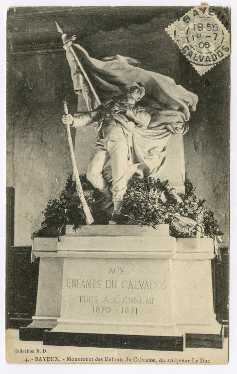 4 - BAYEUX - Monument des Enfants du Calvados du sculpteur Le Duc. Carte postale collection R. D. (Bayeux, Musée d'art et d'histoire, n° inv. G 0767).