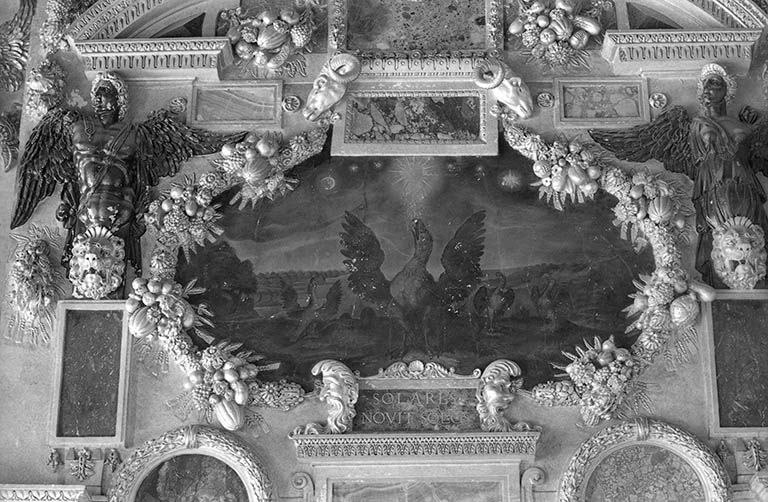 Détail, partie centrale de la hotte.