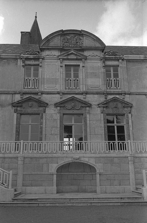Façade sud du corps principal, partie centrale.