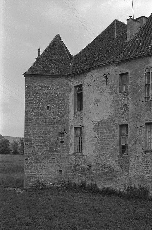 Aile ouest du logis et tour nord-ouest.