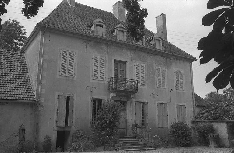 Maison de maître, façade antérieure.