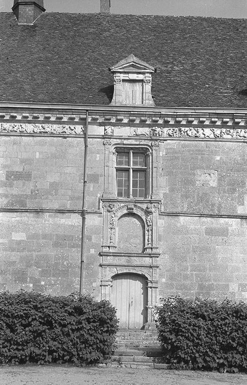 Façade ouest, partie droite.