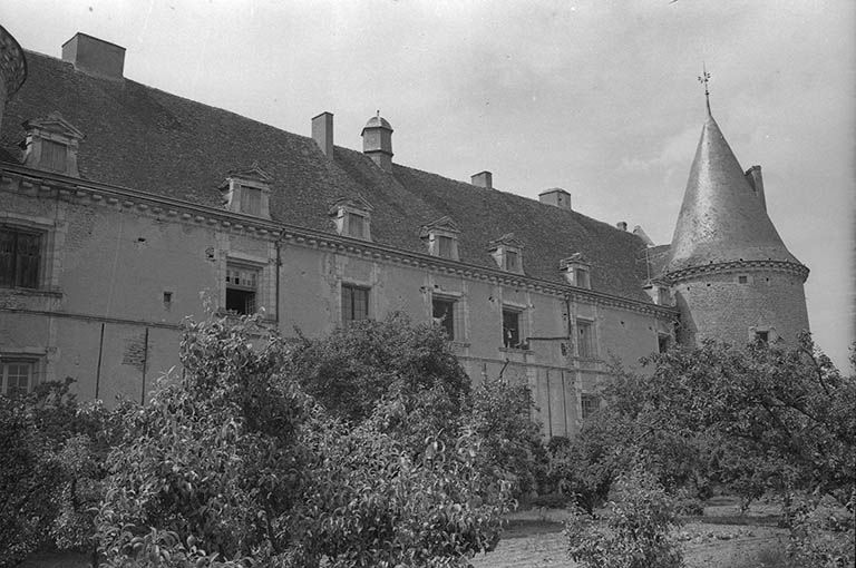 Façade est et tour nord.