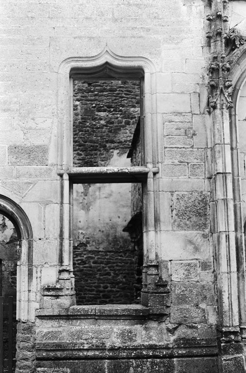 Fenêtre (logis des Hôtes) (photo prise en 1969).