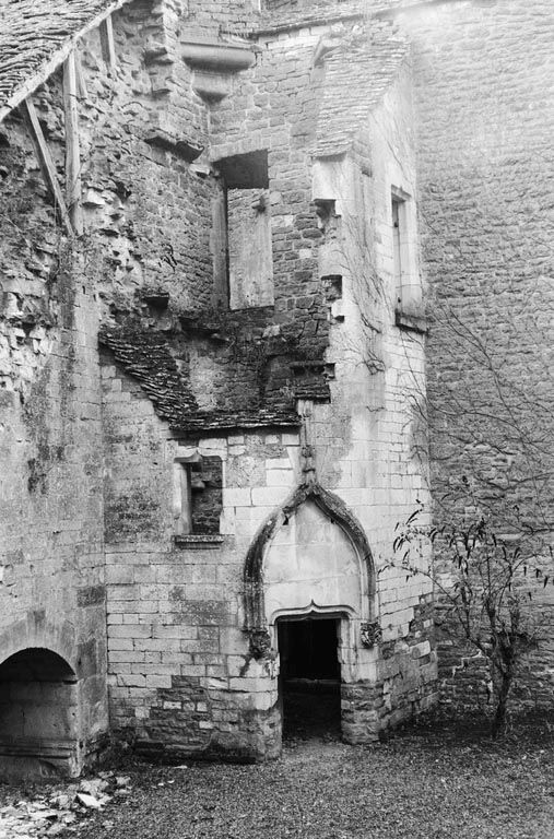 Tourelle doublant une tour d'angle (photo prise en 1969).