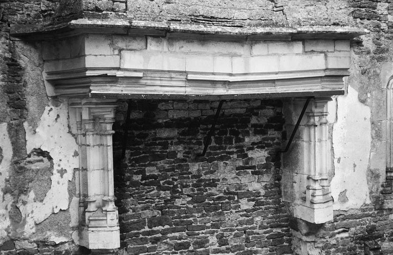 Cheminée du logis des Hôtes (à l'étage) (photo prise en 1969).