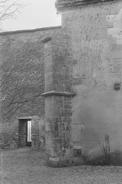 Contrefort de la chapelle (corps de logis) (photo prise en 1969).