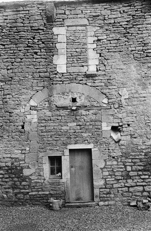Courtine. Détail : les remaniements (photo prise en 1969).