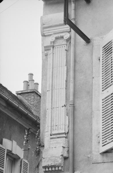 Décor de la faççade, partie supérieure.
