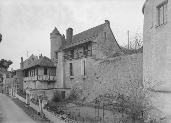Elévations sur la promenade des fossés (côté Serein).