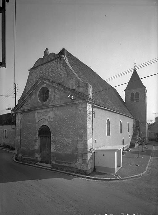 Façade et élévation droite.