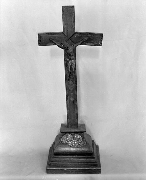 Croix (crucifix, figurine)