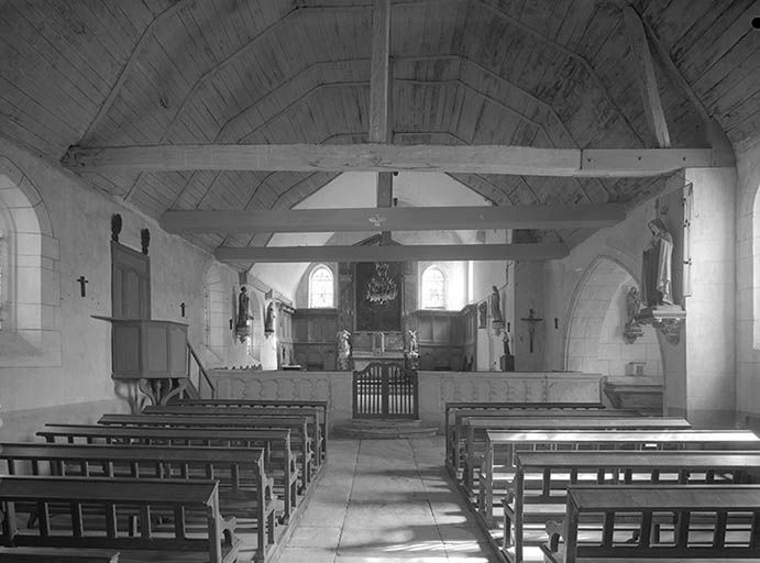 Nef et choeur, vue de l'entrée.