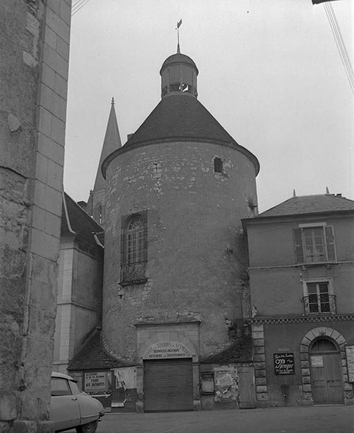 Tour du Méridien, sise parcelle AB 541, du cadastre de 1964 : face.