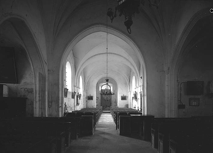 Nef, vue du choeur.