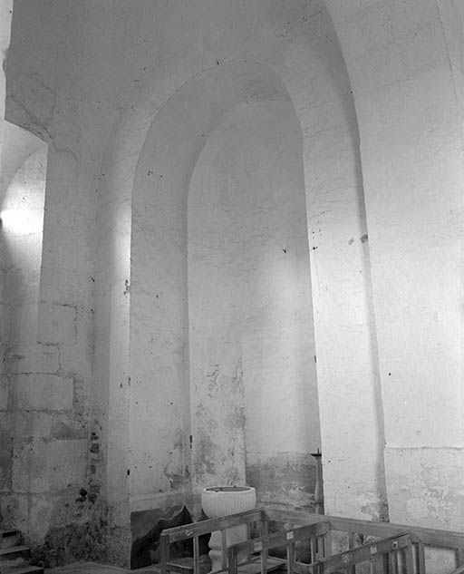 Vestibule, angle antérieur gauche.