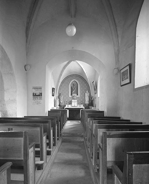 Chapelle droite, vue depuis la travée sous le clocher.