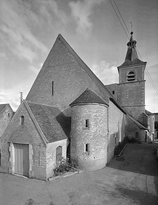 Façade et élévation droite.