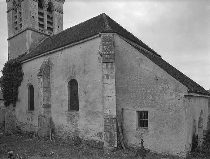 Elévation droite et sacristie.