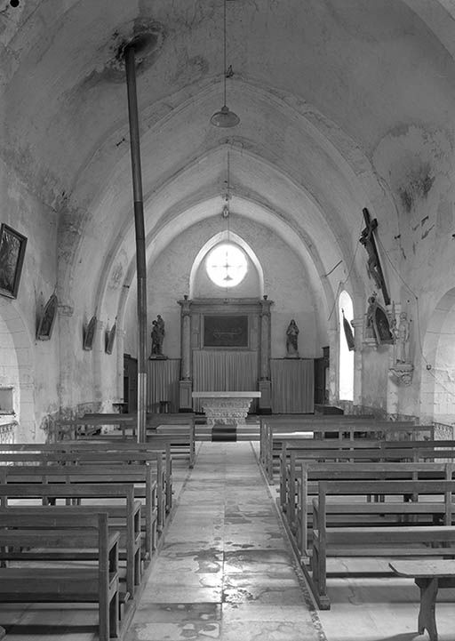 Vue intérieure vers le choeur.