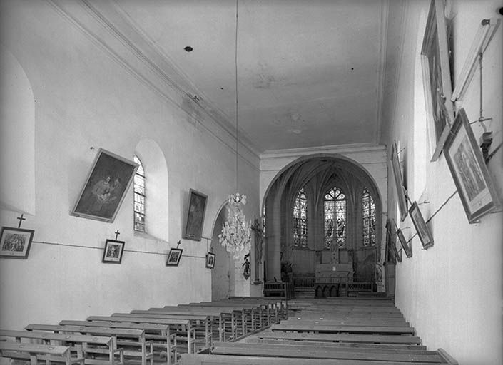 Vue intérieure vers le choeur.